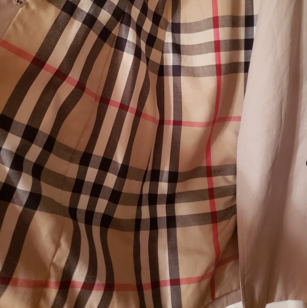 Burberry trench *additional pics*